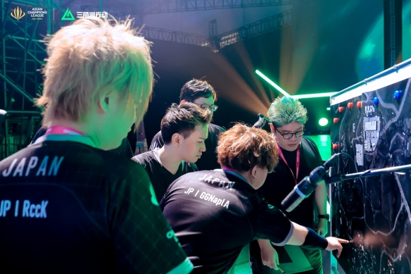 不如说他在 不如说他在