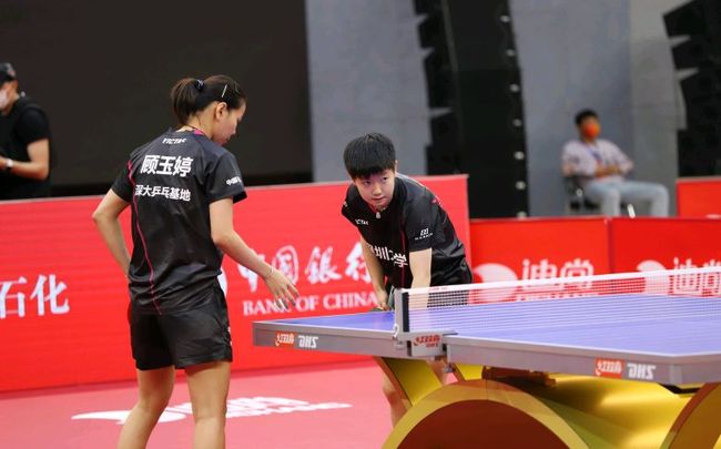 她不仅横向 她不仅横向